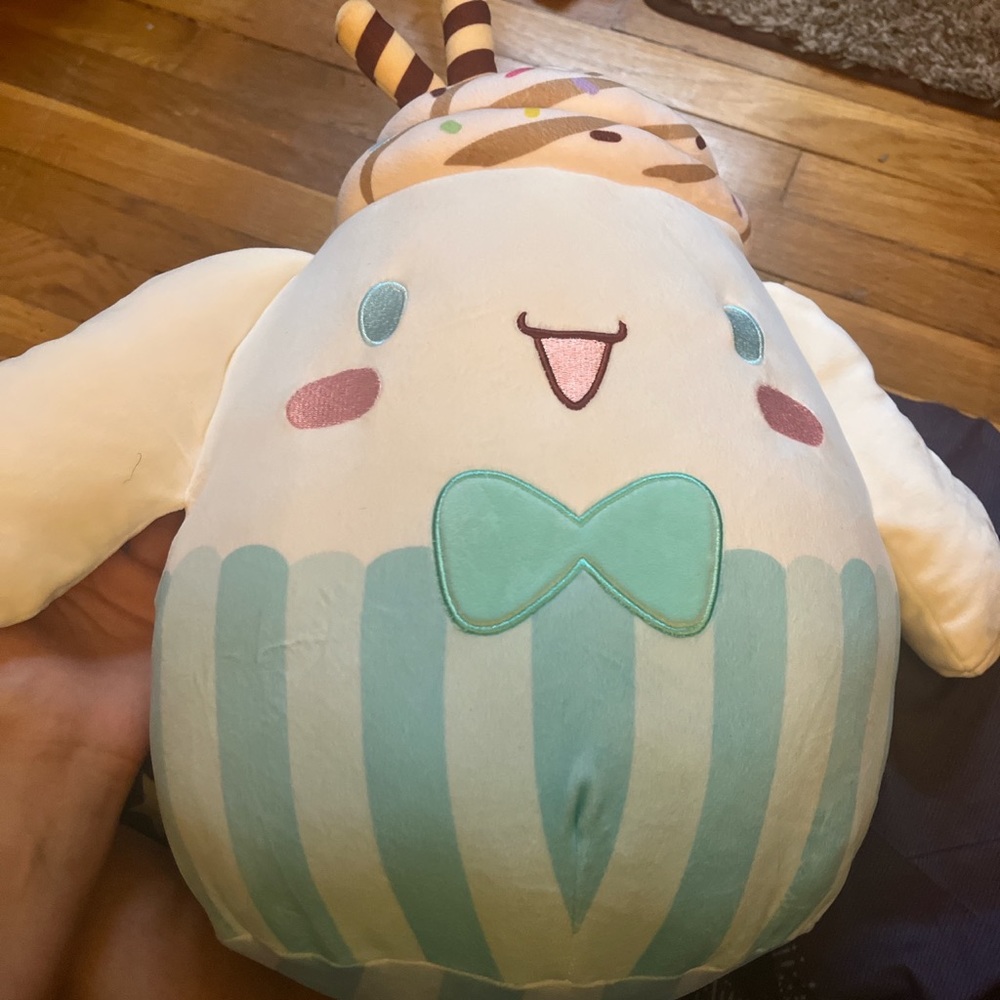 Limited Edition Sanrio Collab Cinammoroll Squishmallow!